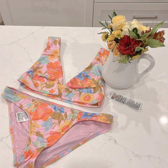 NWT Billabong Bikini Set - Size L - Floral Pink - Picture 4 of 10